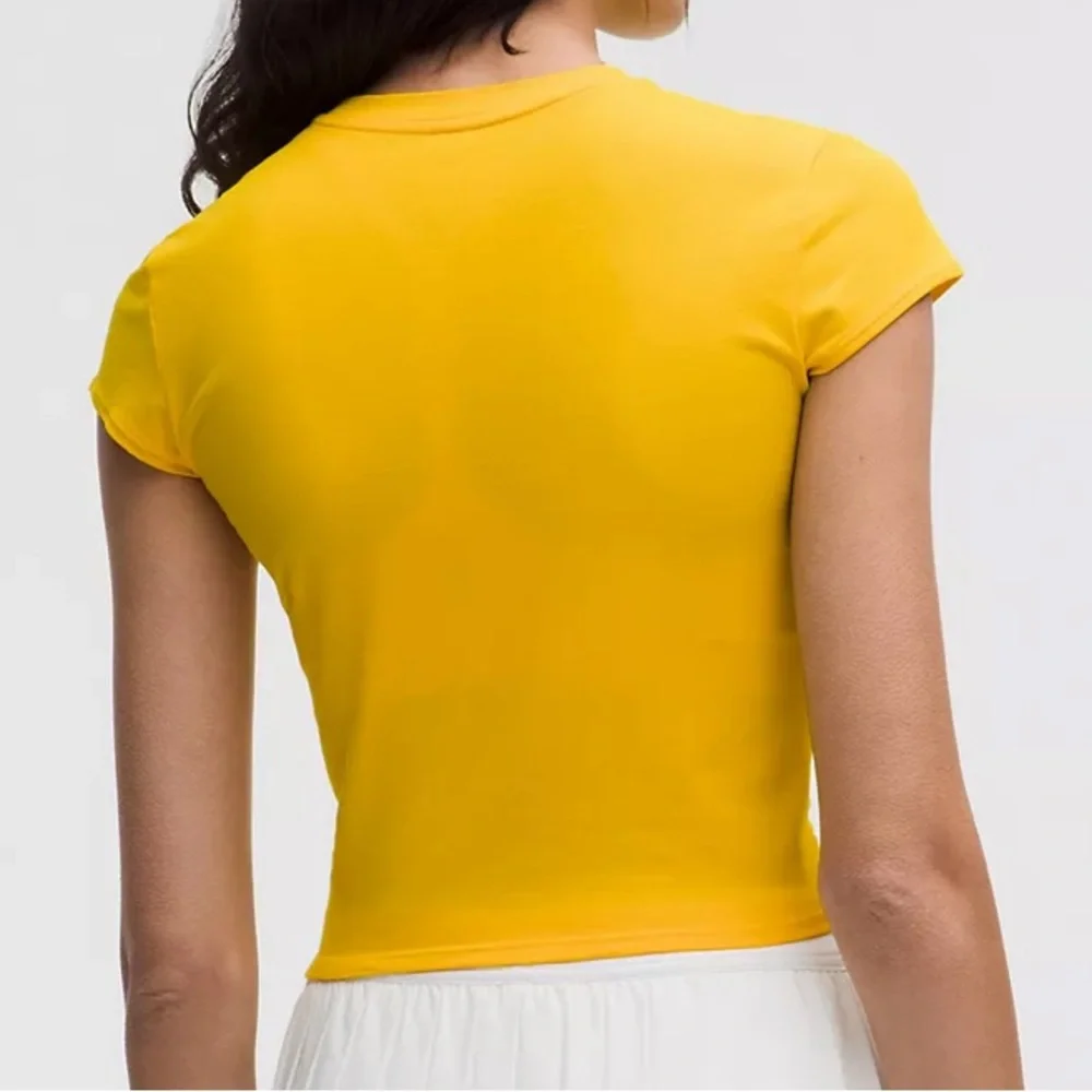 Lululemon Organic Cotton Baby Tee Maize Yellow Medium NWT - Picture 3 of 9